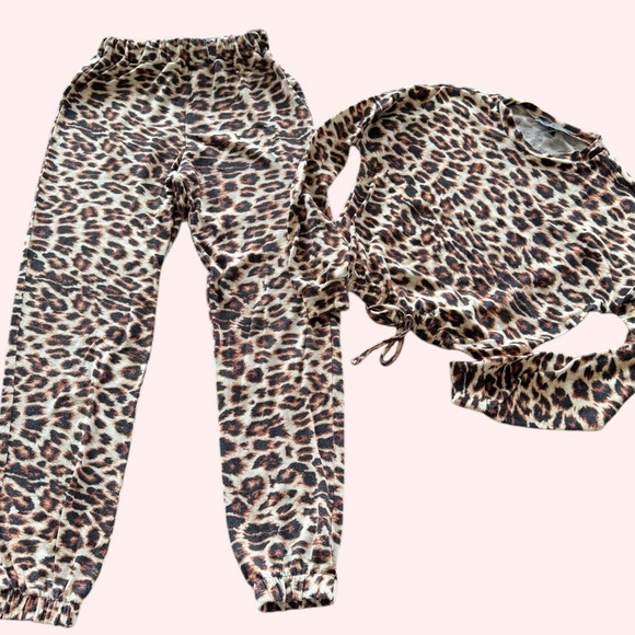 Love University Leopard Print Lounge Set Cropped Bubble Top Elastic Band Ankle - Picture 2 of 11
